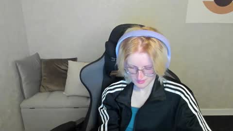 Snapshot of elizabeth_harpper chatting on September 21, 2025, 1:18 am Elizabeth online show from September 21, 2025, 1:18 am