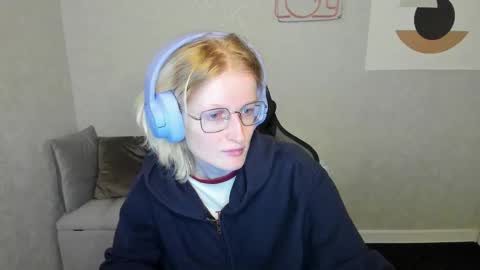 Snapshot of elizabeth_harpper chatting on September 22, 2025, 12:56 am Elizabeth online show from September 22, 2025, 12:56 am