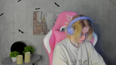 Elizabeth online show from November 5, 2025, 1:27 am