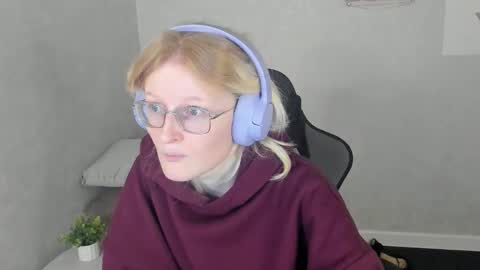 Elizabeth online show from November 14, 2025, 1:04 am