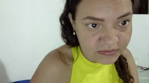 Elizabeth Martinez  online show from September 14, 2025, 3:22 pm