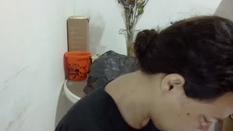 Elizabeth Martinez  online show from December 2, 2025, 3:07 pm