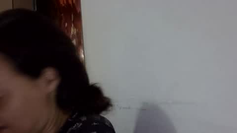 Elizabeth Martinez  online show from January 5, 2026, 6:22 pm