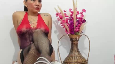 Elizabeth Mathure online show from October 18, 2025, 7:42 am