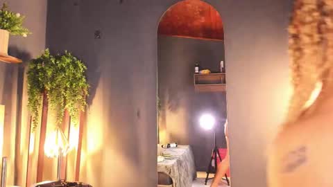 ELIZABETH online show from November 26, 2025, 9:38 pm