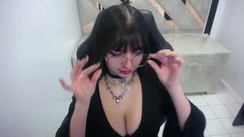 Elizabeth online show from February 12, 2026, 12:55 pm