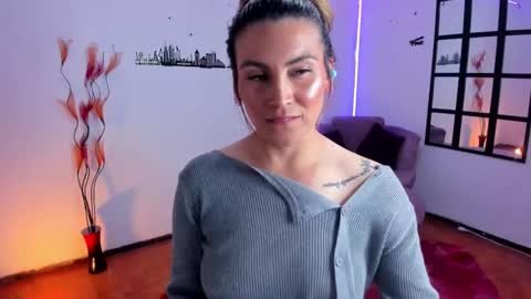 Elizabeth online show from October 22, 2025, 11:37 pm