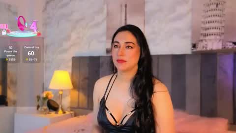 elizabth online show from November 21, 2025, 12:04 pm