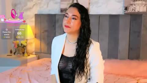 elizabth online show from November 24, 2025, 12:05 pm