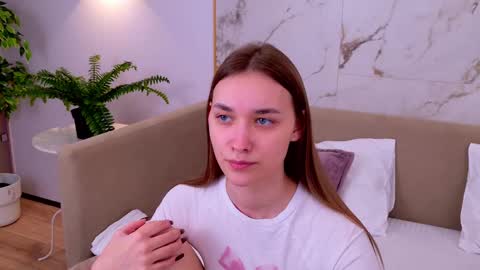 Elizabeth online show from February 22, 2025, 7:36 pm