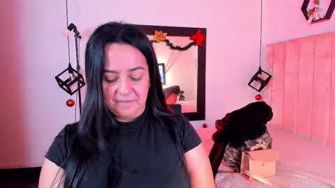 Lucia Vonne online show from January 7, 2026, 1:46 pm