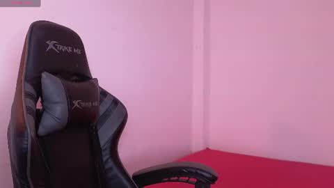 Snapshot of elizabethliones01 chatting on June 16, 2026, 8:33 pm instgram aly leiv17 ---- Im model-independent online show from June 16, 2026, 8:33 pm