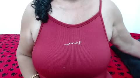 ElizabethMiler online show from July 4, 2026, 11:00 pm