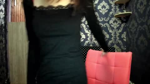 elizabethrice online show from December 7, 2024, 8:38 pm