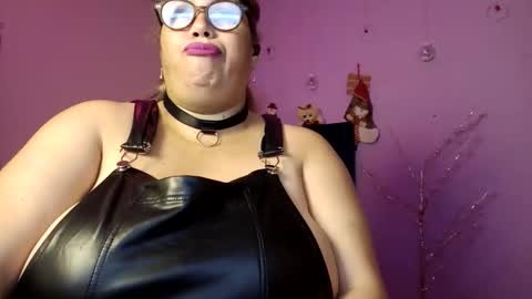 Snapshot of elizabethtaylor1 chatting on November 27, 2025, 11:45 am Elizabeth online show from November 27, 2025, 11:45 am