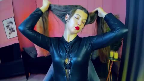 Eliza online show from October 9, 2025, 1:20 pm