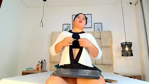 Snapshot of elizawiliamst chatting on October 6, 2025, 12:13 pm Eliza online show from October 6, 2025, 12:13 pm