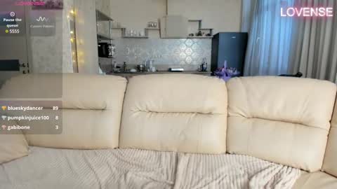 Eliz                               online show from March 7, 2025, 3:07 pm