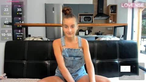 Eliz                               online show from October 25, 2025, 10:12 am