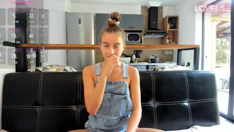 Eliz                               online show from November 25, 2025, 9:09 am