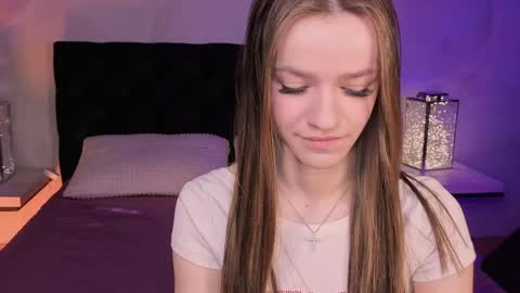 elizzza_ online show from April 21, 2026, 5:36 am