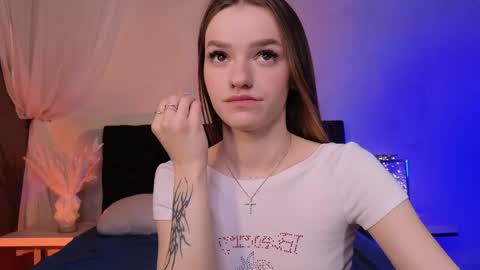 elizzza_ online show from June 10, 2026, 5:18 am