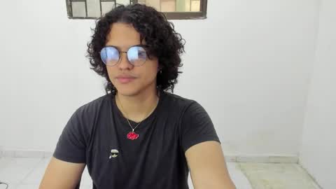 Diana online show from December 4, 2025, 6:16 pm