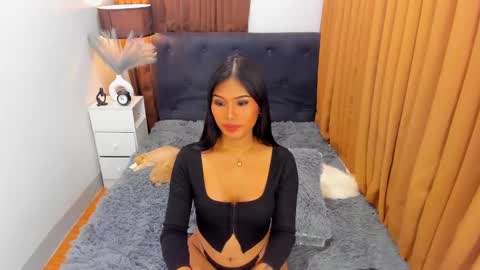 Snapshot of ella______ chatting on January 2, 2025, 2:13 pm Ella online show from January 2, 2025, 2:13 pm