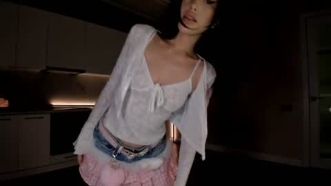 Snapshot of ella_lee15 chatting on July 11, 2026, 2:58 am Lee online show from July 11, 2026, 2:58 am