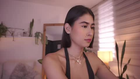 Snapshot of ella_owen chatting on April 21, 2026, 2:12 pm ELLA OWEN online show from April 21, 2026, 2:12 pm