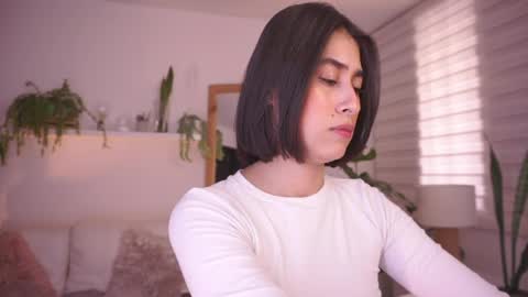 Snapshot of ella_owen chatting on April 22, 2026, 10:33 pm ELLA OWEN online show from April 22, 2026, 10:33 pm