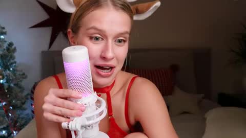 Ella online show from December 13, 2024, 1:26 am