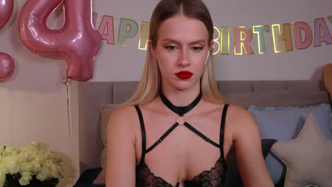 Ella online show from March 2, 2025, 8:07 pm