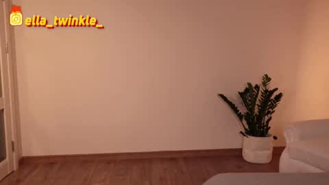 Ella online show from September 14, 2025, 6:18 pm