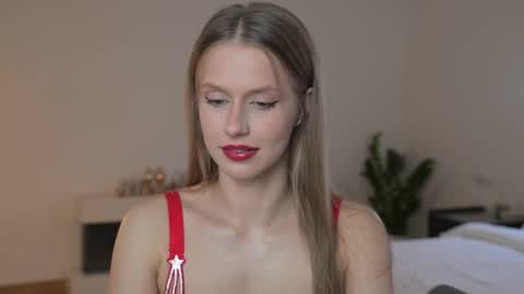 Snapshot of ella_twinkle chatting on June 4, 2026, 6:47 pm Ella online show from June 4, 2026, 6:47 pm