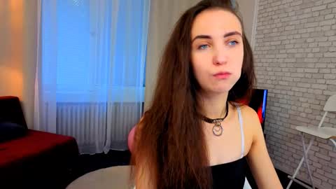 ellaasteele online show from September 18, 2025, 1:46 pm