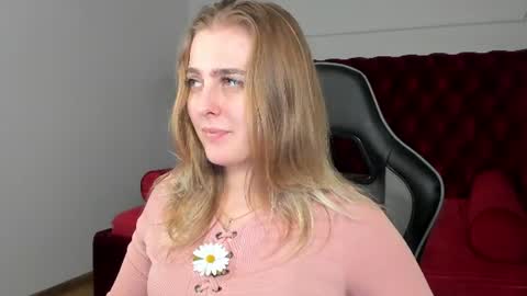 EllaBells online show from June 28, 2026, 5:02 am