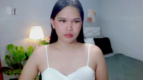 Snapshot of ellaford chatting on May 25, 2026, 6:41 am EllaFord online show from May 25, 2026, 6:41 am