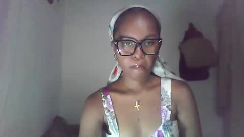 ellah245 online show from February 16, 2026, 1:18 pm