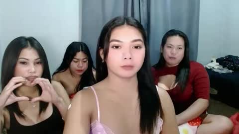 Snapshot of ellah_raj chatting on February 9, 2026, 6:39 am ELLAH online show from February 9, 2026, 6:39 am