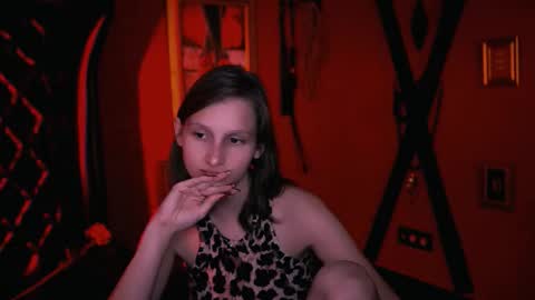 Ella online show from October 4, 2025, 12:36 pm