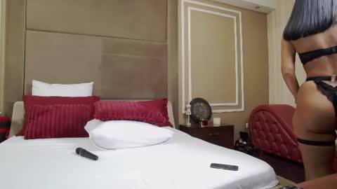 ellalux online show from July 7, 2026, 3:53 am