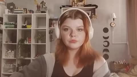 Snapshot of ellamaeprewer chatting on June 10, 2026, 9:41 am Kira online show from June 10, 2026, 9:41 am