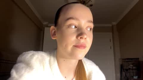 Ella online show from September 16, 2025, 3:24 pm