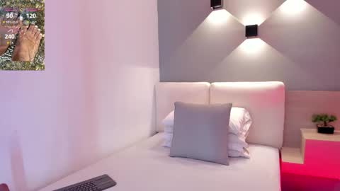 Ella online show from October 28, 2025, 12:19 pm