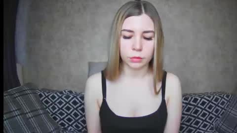 Snapshot of ellanuar chatting on December 4, 2024, 7:06 am EllaNuar online show from December 4, 2024, 7:06 am