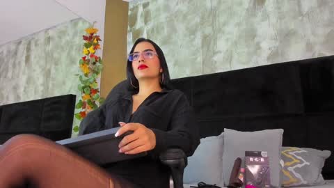  ella  online show from February 7, 2025, 11:23 am