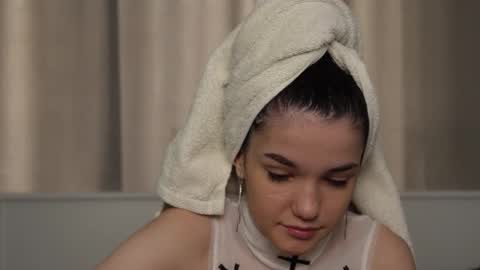 Ella online show from September 12, 2025, 6:35 am