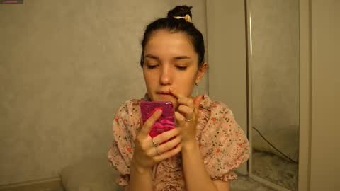 Ella online show from September 17, 2025, 9:00 am