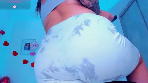 ellarosee_ online show from February 18, 2026, 6:37 pm